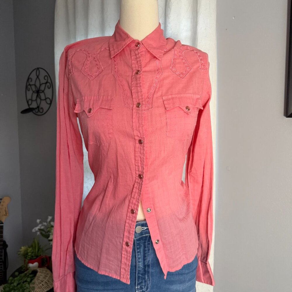 Pink Western Snap Button Cowgirl Shirt - Picture 3 of 10